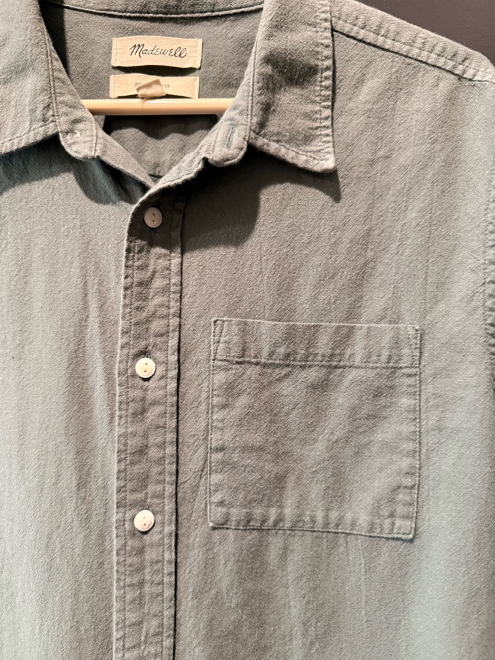 Madewell Mens Crinkle Cotton Perfect Long-Sleeve Shirt in Architect Green - Picture 8 of 12